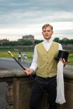 Stadtwette Dresden: Junger Mann im Stil der Romantik