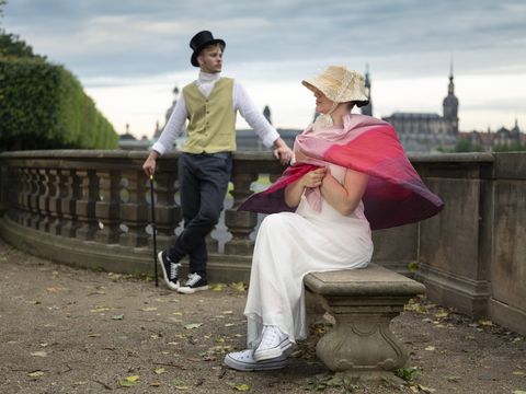 Gekleidet im Stil der Romantik - Stadtwette Dresden