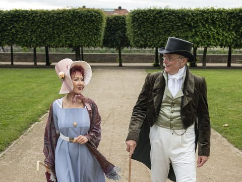 Gekleidet im Stil der Romantik - Stadtwette Dresden